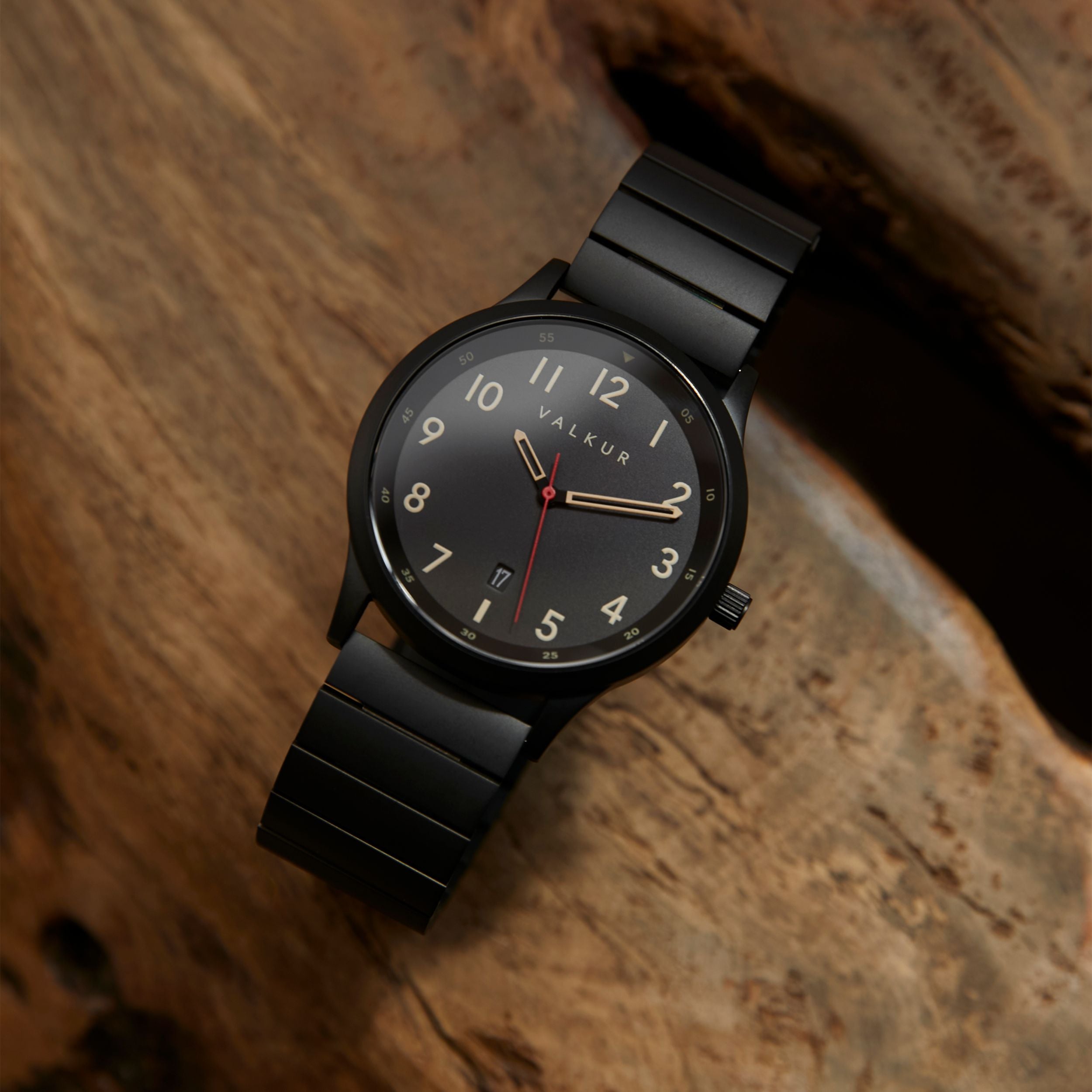 Reloj Valkur para hombres modelo Nusak de acero negro con fondo Negro