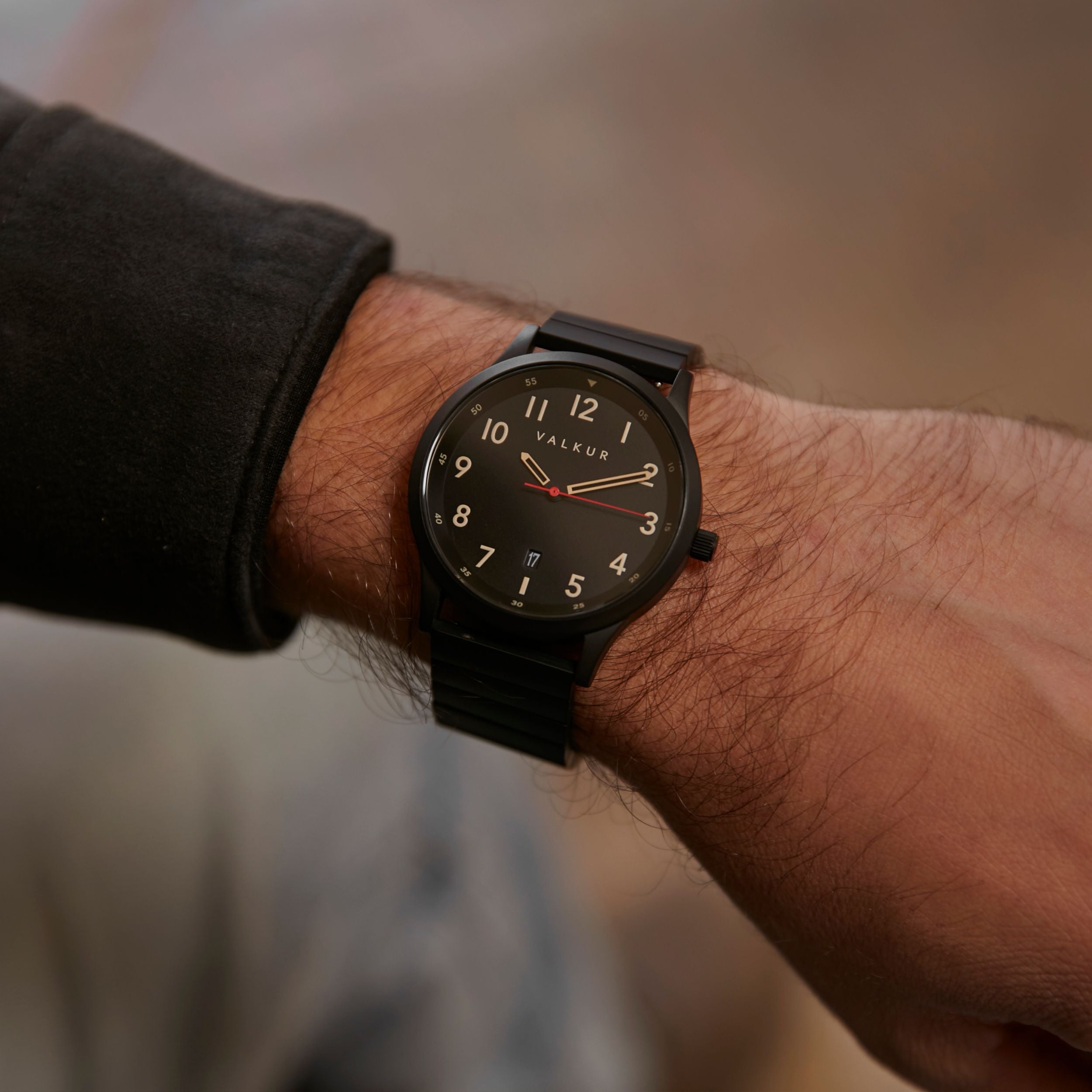 Reloj Valkur para hombres modelo Nusak de acero negro con fondo Negro