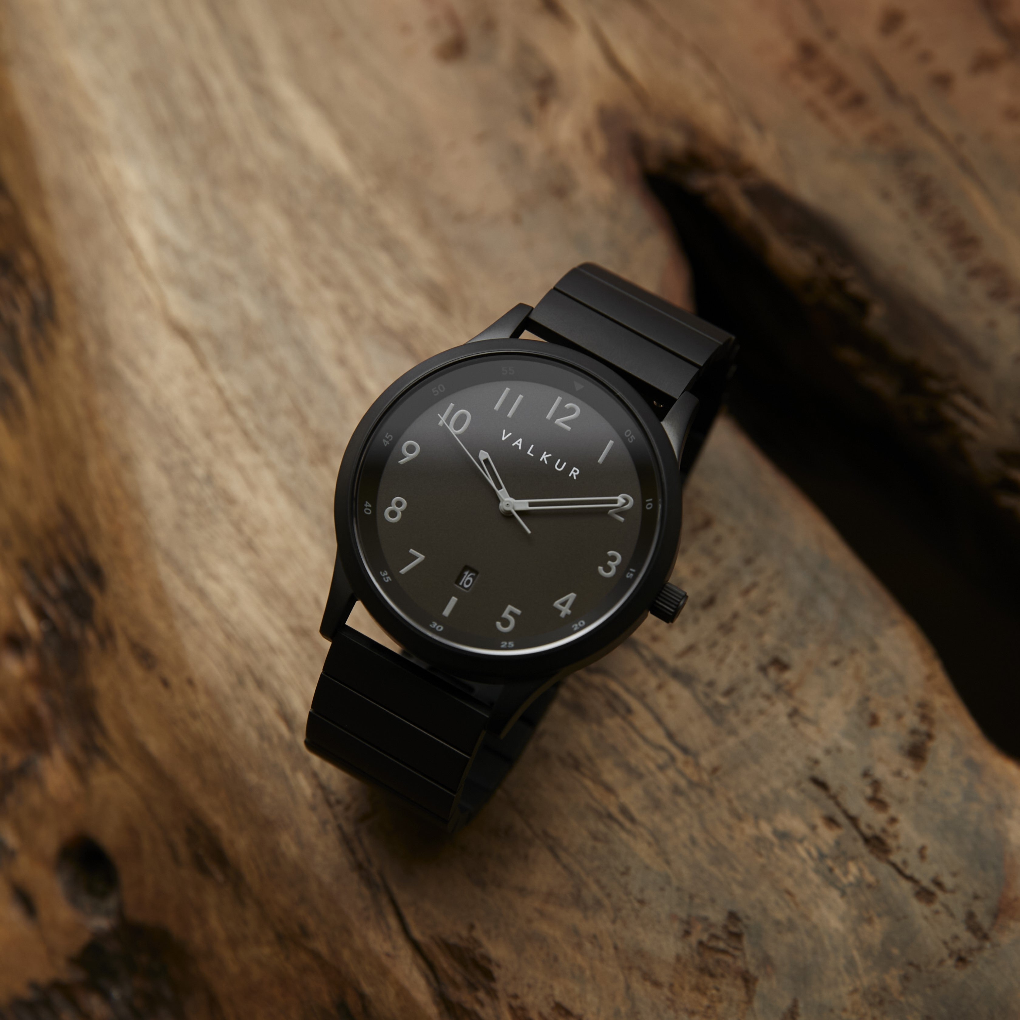 Reloj Valkur para hombres modelo Sieben de acero negro con fondo Negro