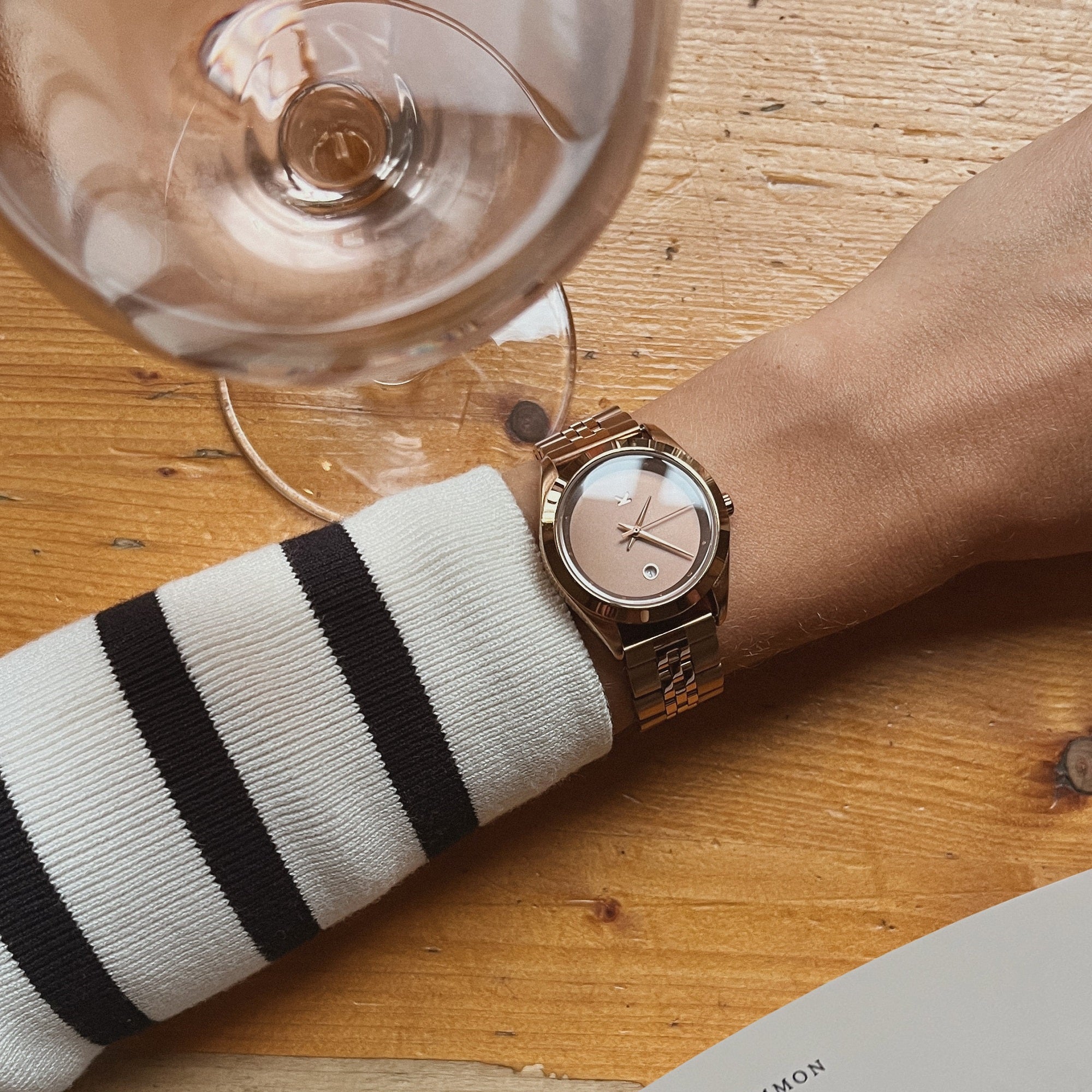 Reloj Valkur para mujeres modelo Brita de acero marron chocolate