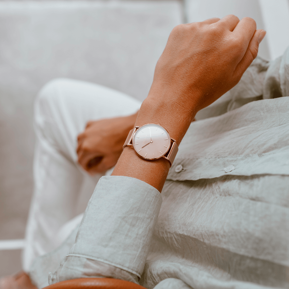Reloj Valkur para mujer modelo Kaysa con correa de acero trenzado y caja de acero dorado-rose