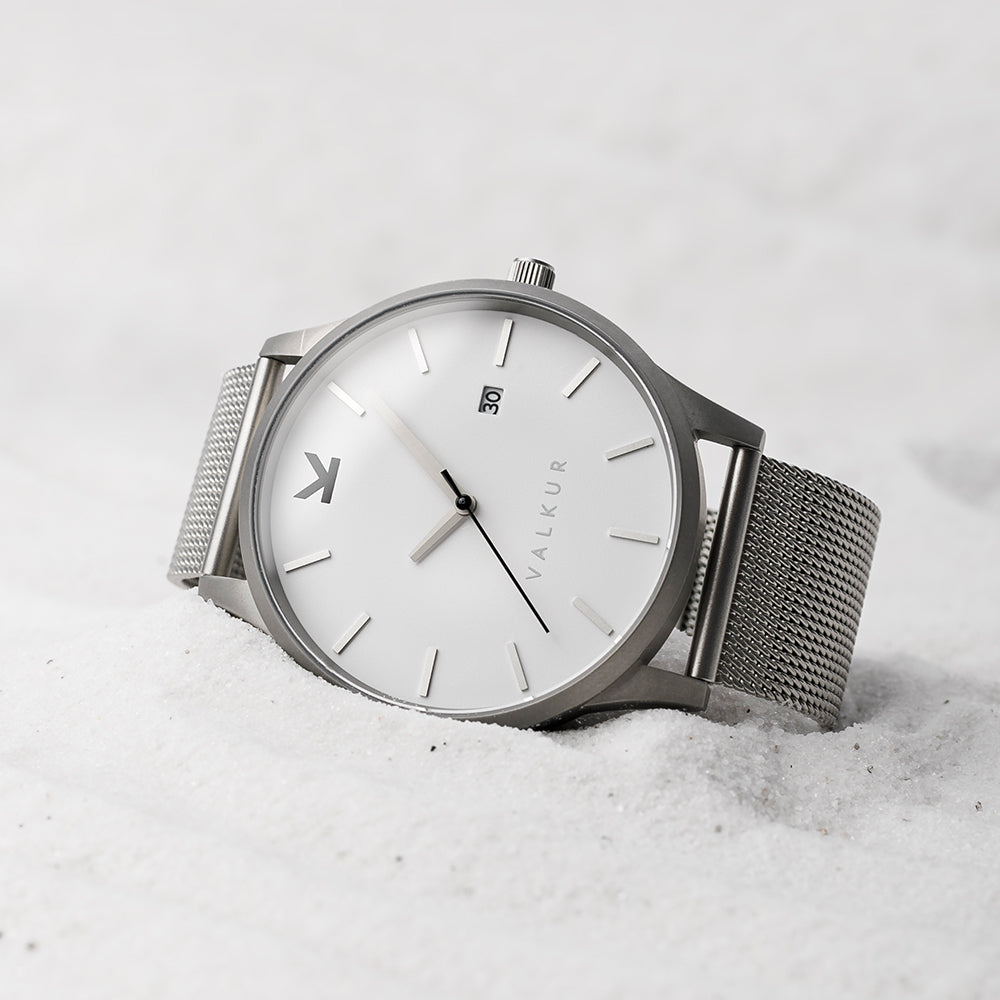 Reloj Valkur para hombre modelo Thorben X con correa de acero trenzado y caja de acero blanco y plateado

