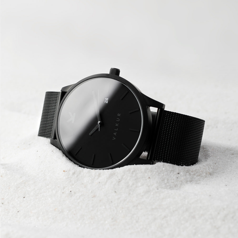 Reloj Valkur para hombre modelo Torolf X con correa de acero trenzado y caja de acero negro

