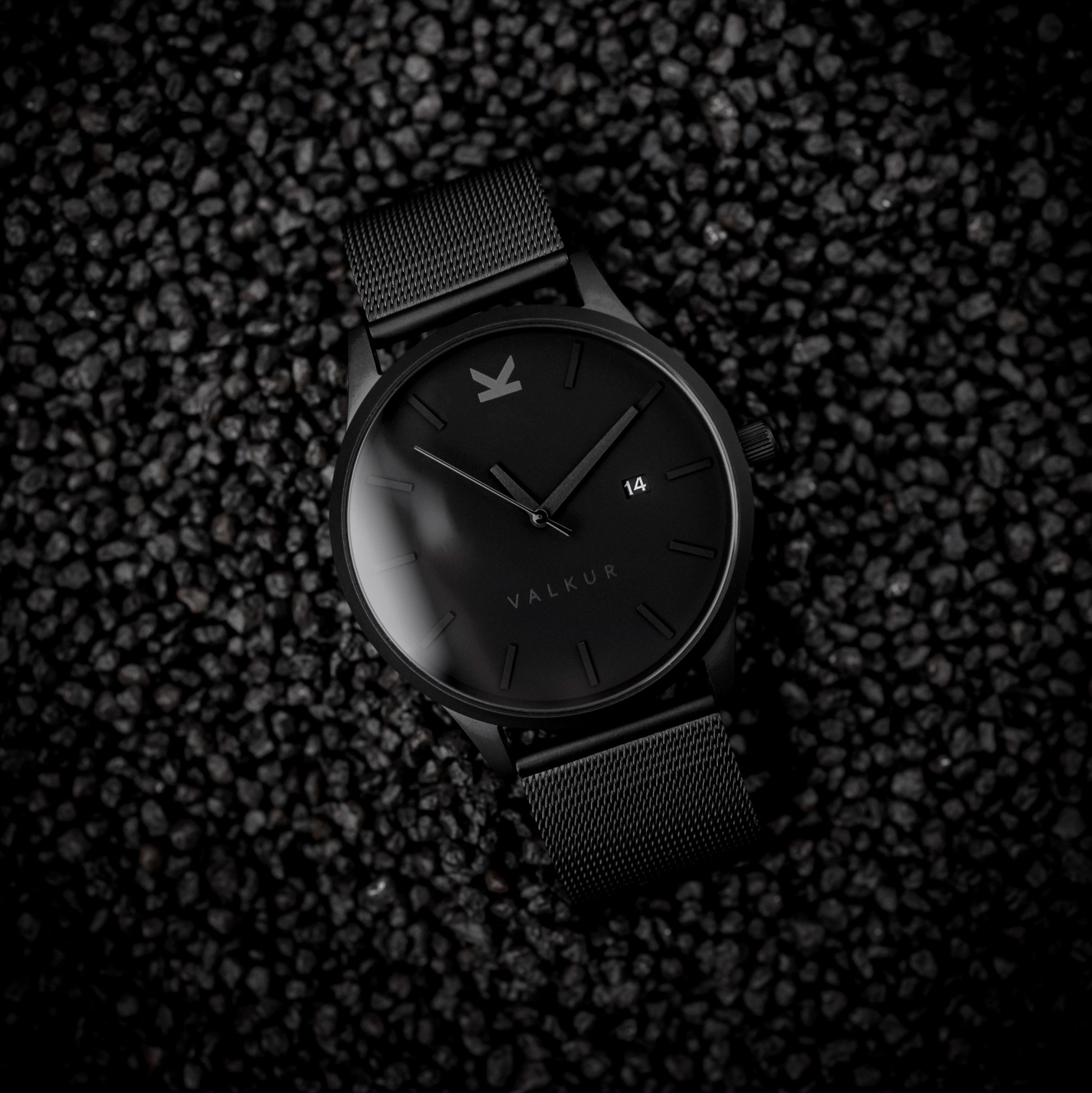 Reloj Valkur para hombre modelo Torolf X con correa de acero trenzado y caja de acero negro
