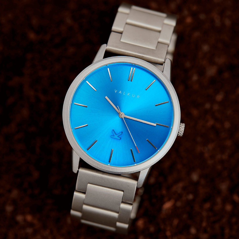 Reloj Valkur para hombre modelo Vinde con correa y caja de acero gris y azul
