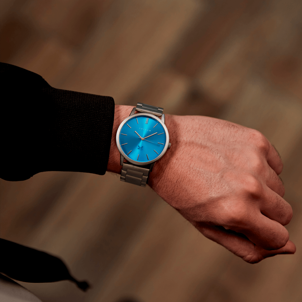Reloj Valkur para hombre modelo Vinde con correa y caja de acero gris y azul
